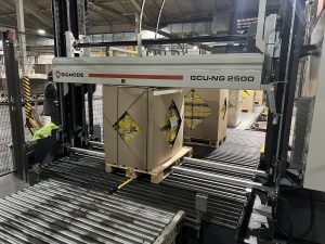 Signode GCU3 NG 2500 strapping machine for corrugated loads